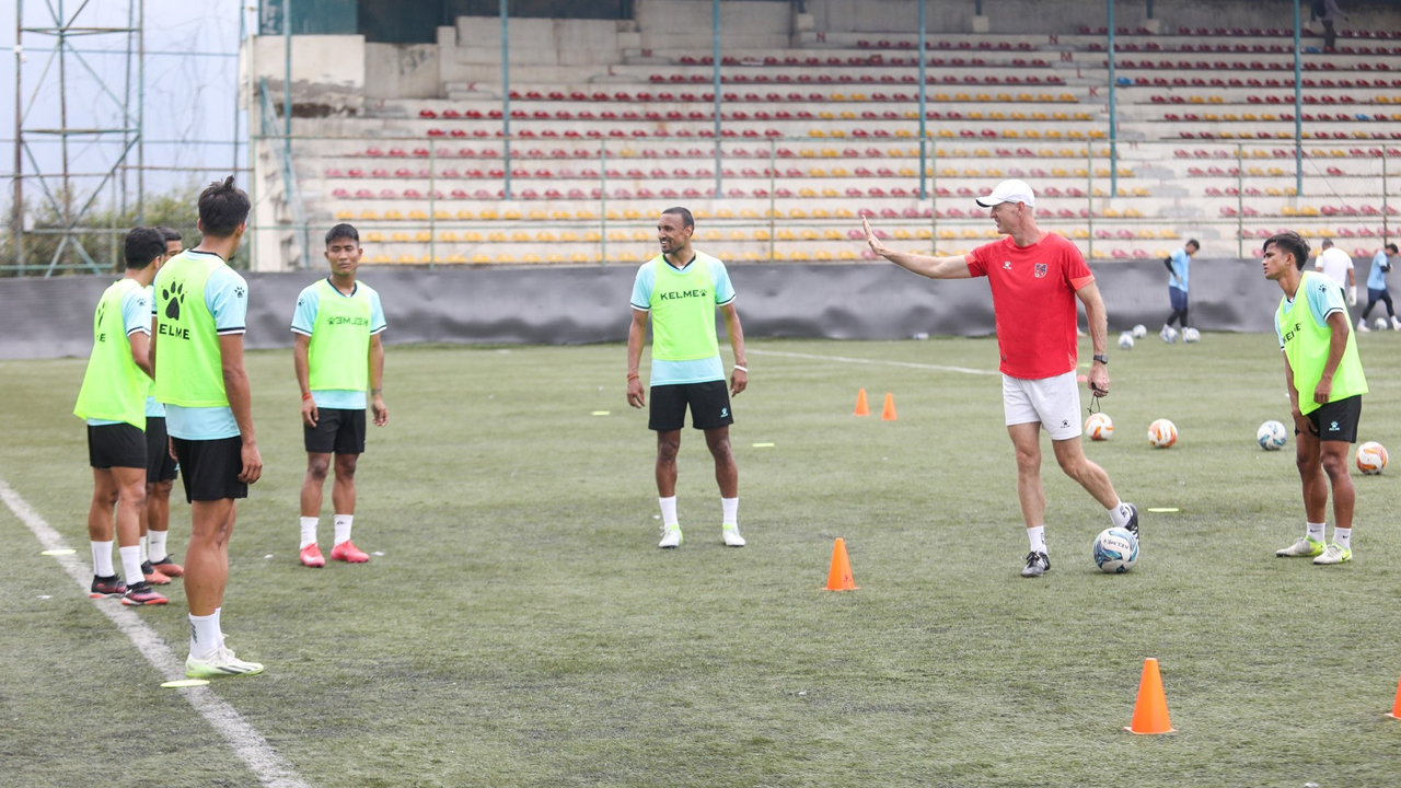 নেপালের পুরোদমে অনুশীলন, বাংলাদেশের অনুশীলনে ১২ জন