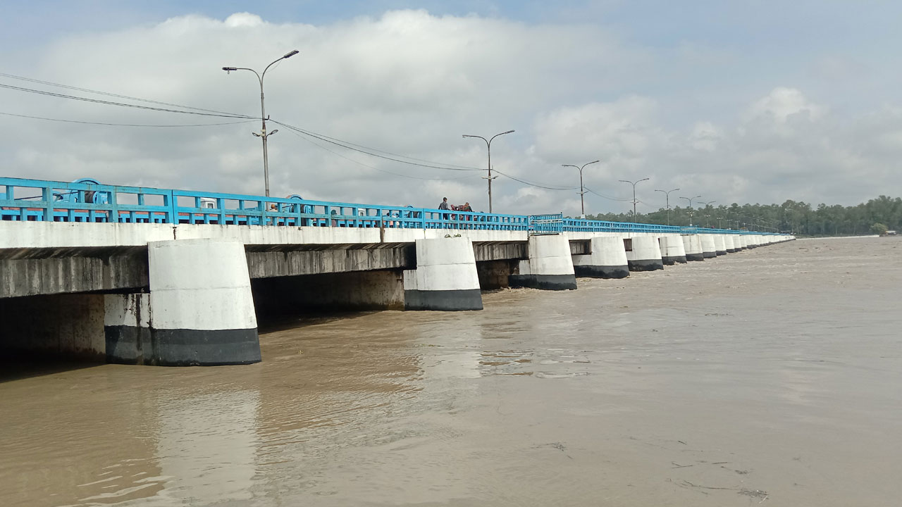 তিস্তার পানি বিপৎসীমার ওপরে, ৪ জেলায় বন্যার শঙ্কা