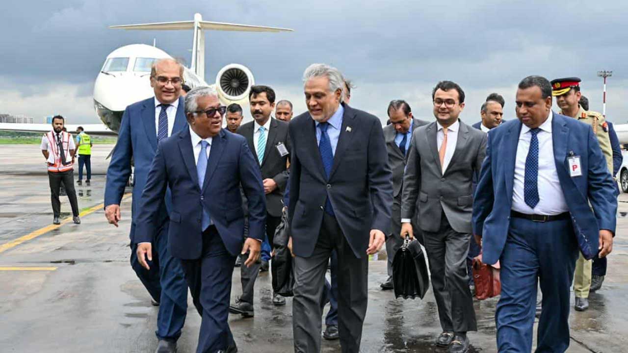 দ্বিপক্ষীয় সফরে ঢাকায় পাকিস্তানের পররাষ্ট্রমন্ত্রী