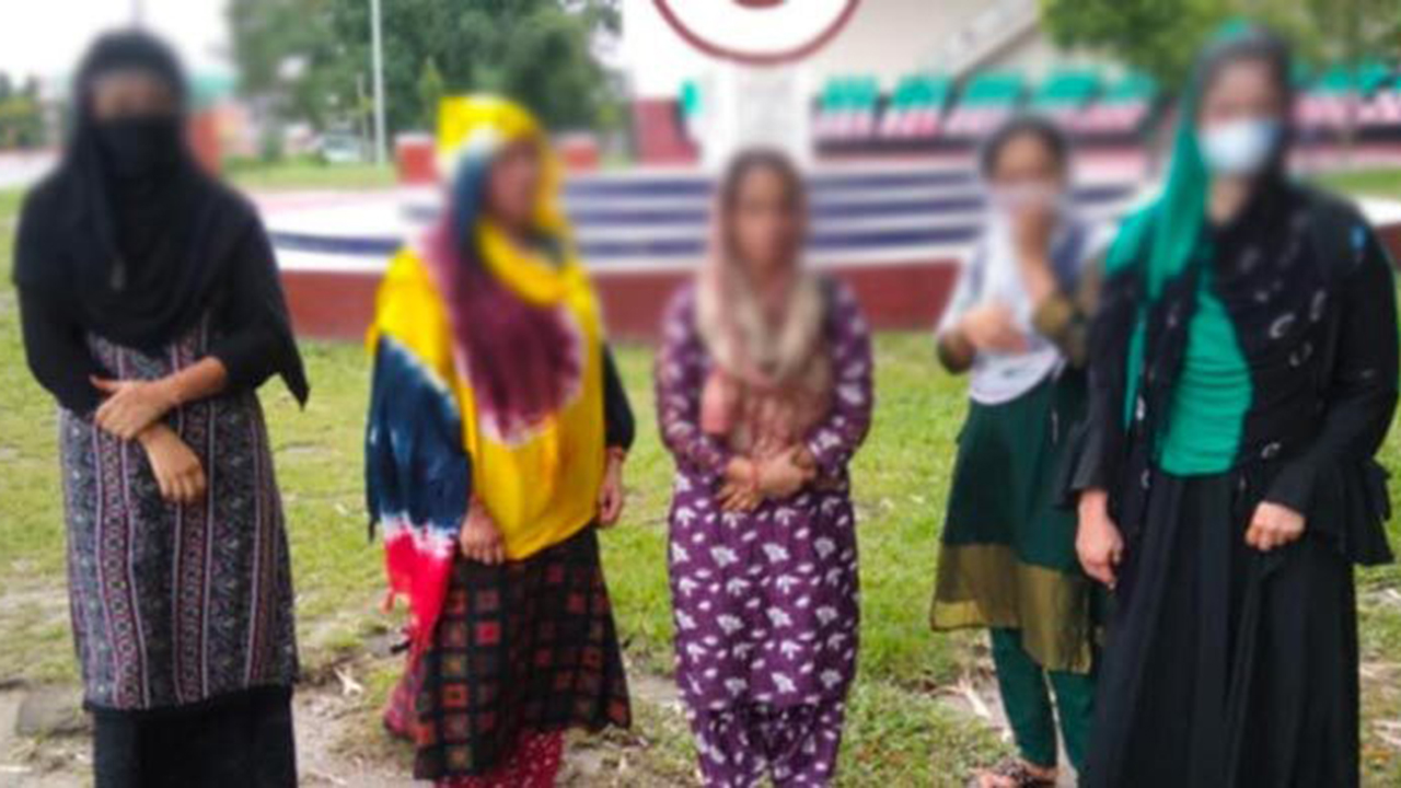 পঞ্চগড় সীমান্তে ৫ নারীকে ফেরত দিলো বিএসএফ