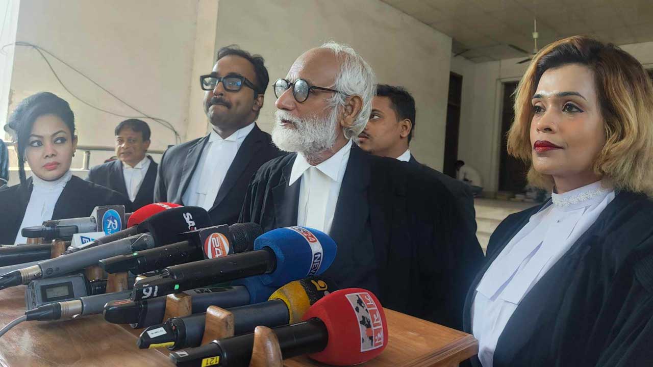 শেখ হাসিনার আইনজীবী হতে আবেদন, ট্রাইব্যুনাল বললেন এখন সুযোগ নেই