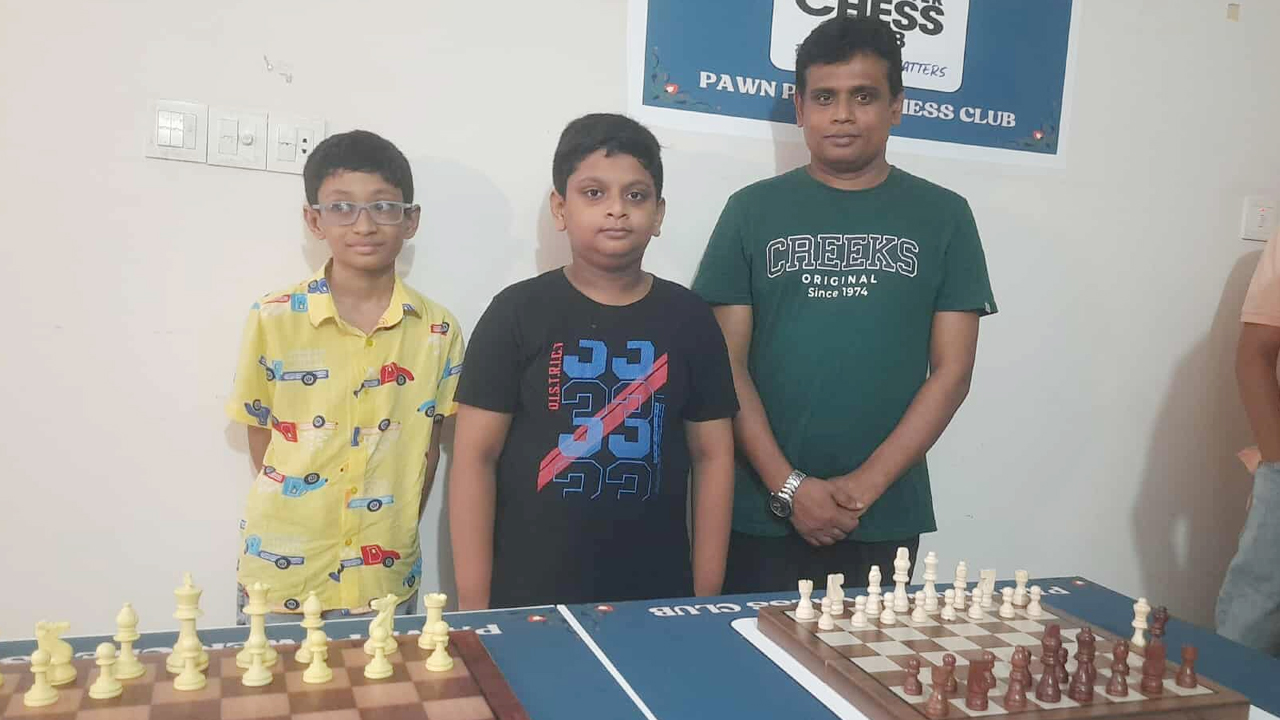 ছেলেকে গ্র্যান্ডমাস্টার বানাতে নিজ বাসাতেই দাবার ভেন্যু