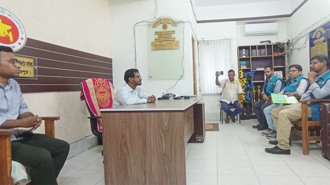 ৩১ চিকিৎসকের বিপরীতে সেবা দিচ্ছেন একজন