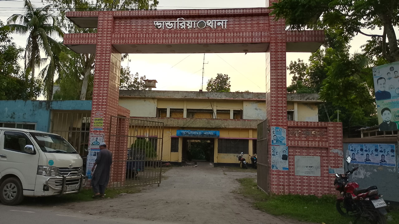 ‎পিরোজপুরে গৃহবধূকে কুপিয়ে হত্যা