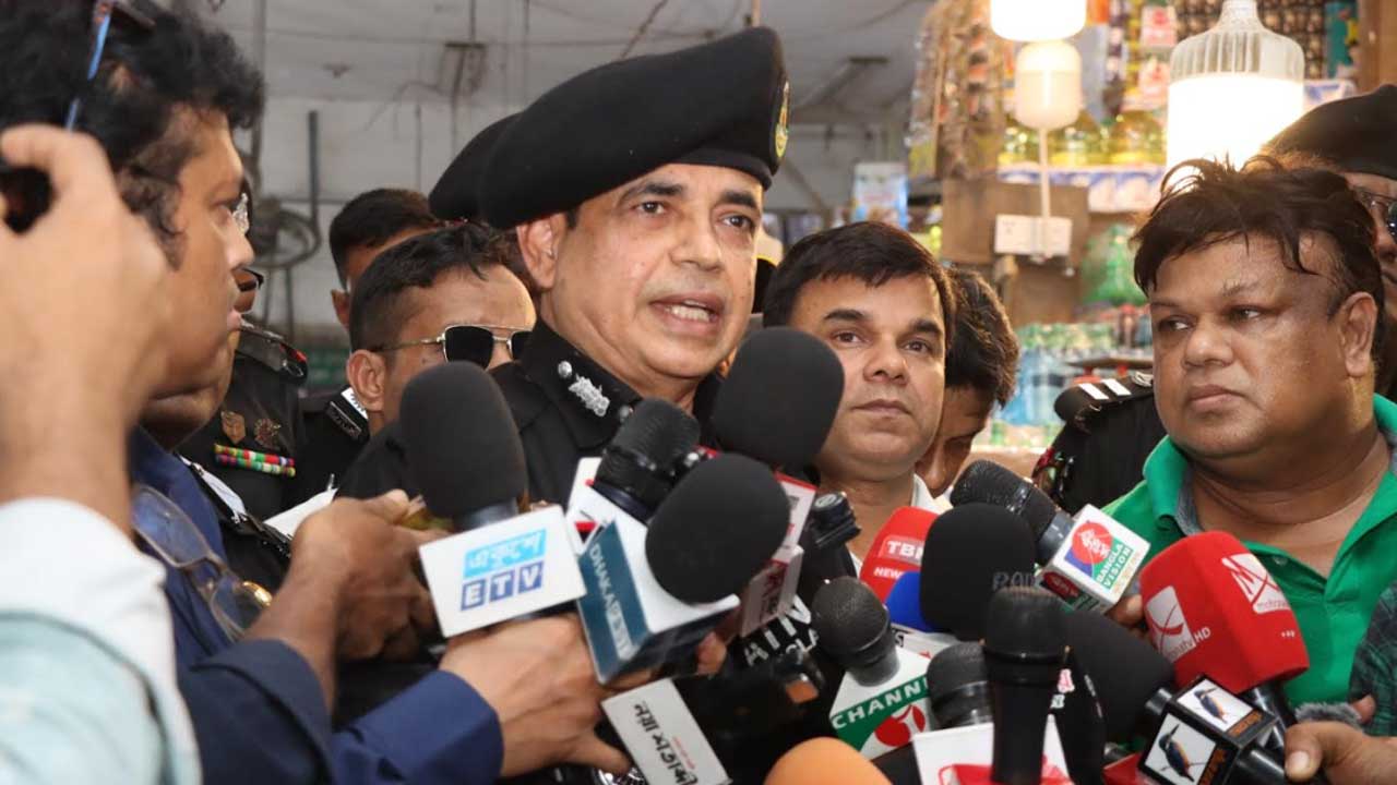 শিগগিরই পলিথিন উৎপাদন, বিপণন বন্ধে জোরদার অভিযানে নামবে র‌্যাব