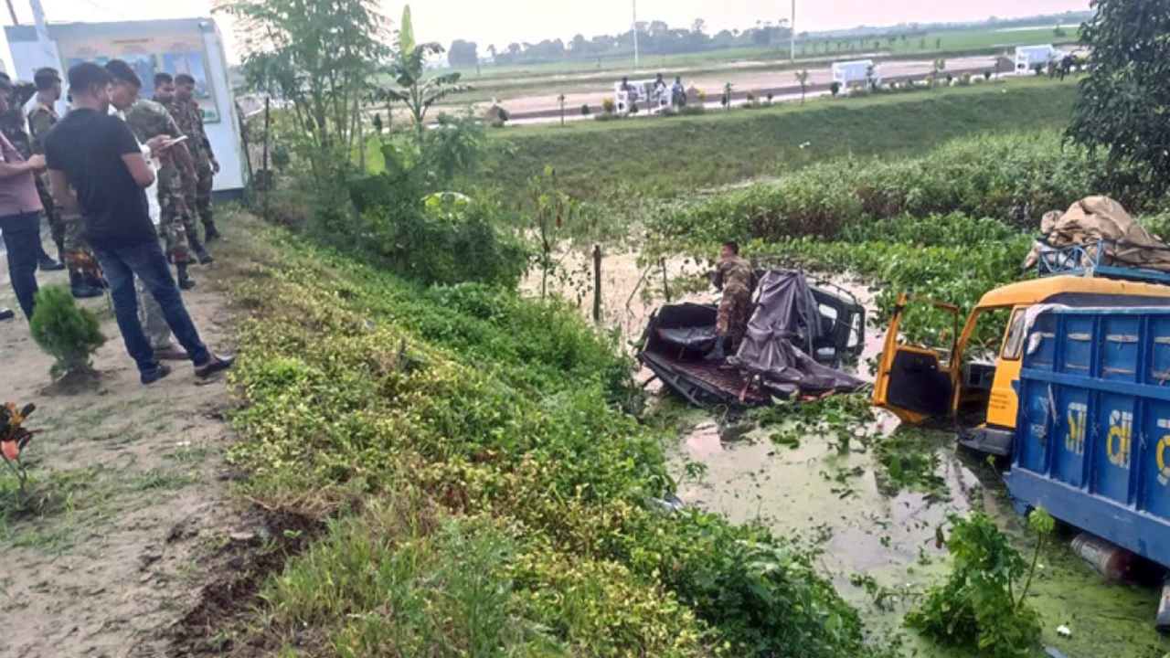 সেনাবাহিনীর পিকআপে ট্রাকের ধাক্কা, ৮ সেনাসদস্য আহত