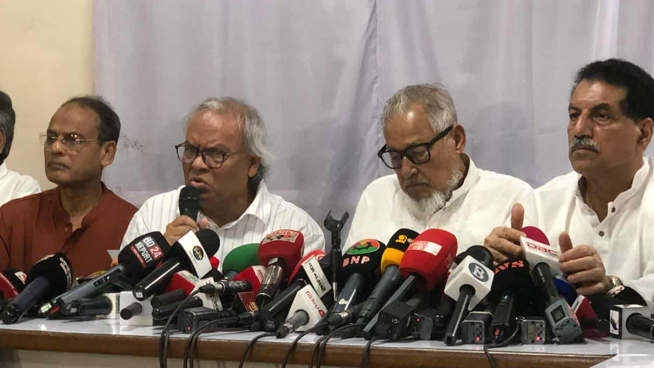 আধিপত্যবাদী শকুরীরা দেশের মানচিত্র খুবড়ে খাওয়ার চেষ্টা করেছে : রিজভী