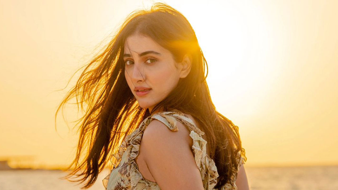 শোকে পাথর রুক্মিণী, দ্রুত ফিরলেন কলকাতায়