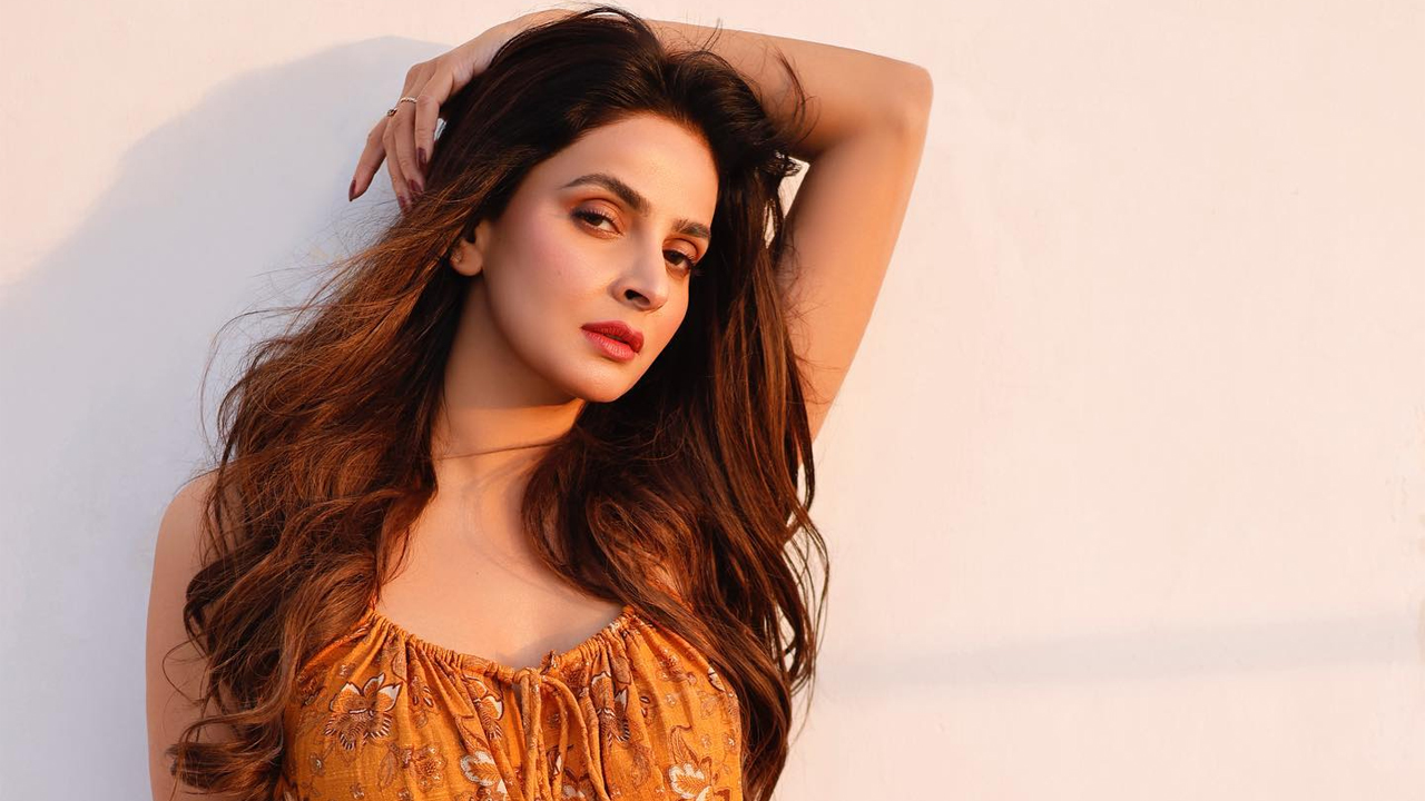 শুটিং সেটে জ্ঞান হারান অভিনেত্রী, ফিরলেন নতুন উদ্যমে