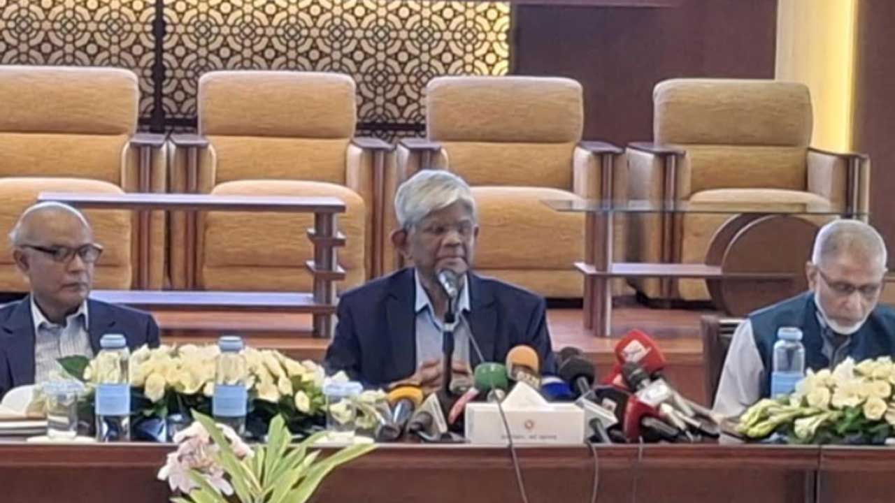 হাজার কোটি টাকার বেশি পাচার হওয়া ১১টি কেইস চিহ্নিত : অর্থ উপদেষ্টা