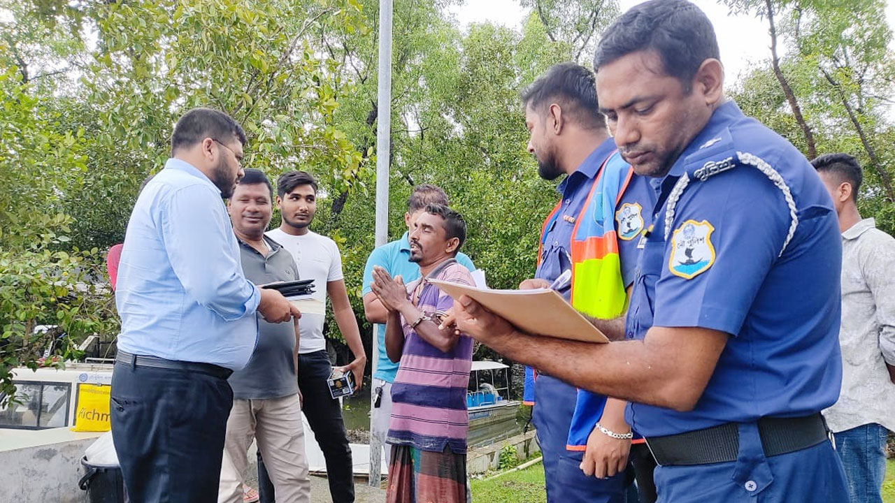 কপোতাক্ষে অবৈধভাবে বালি উত্তোলনের দায়ে আটক ১, জরিমানা ৫০ হাজার টাকা
