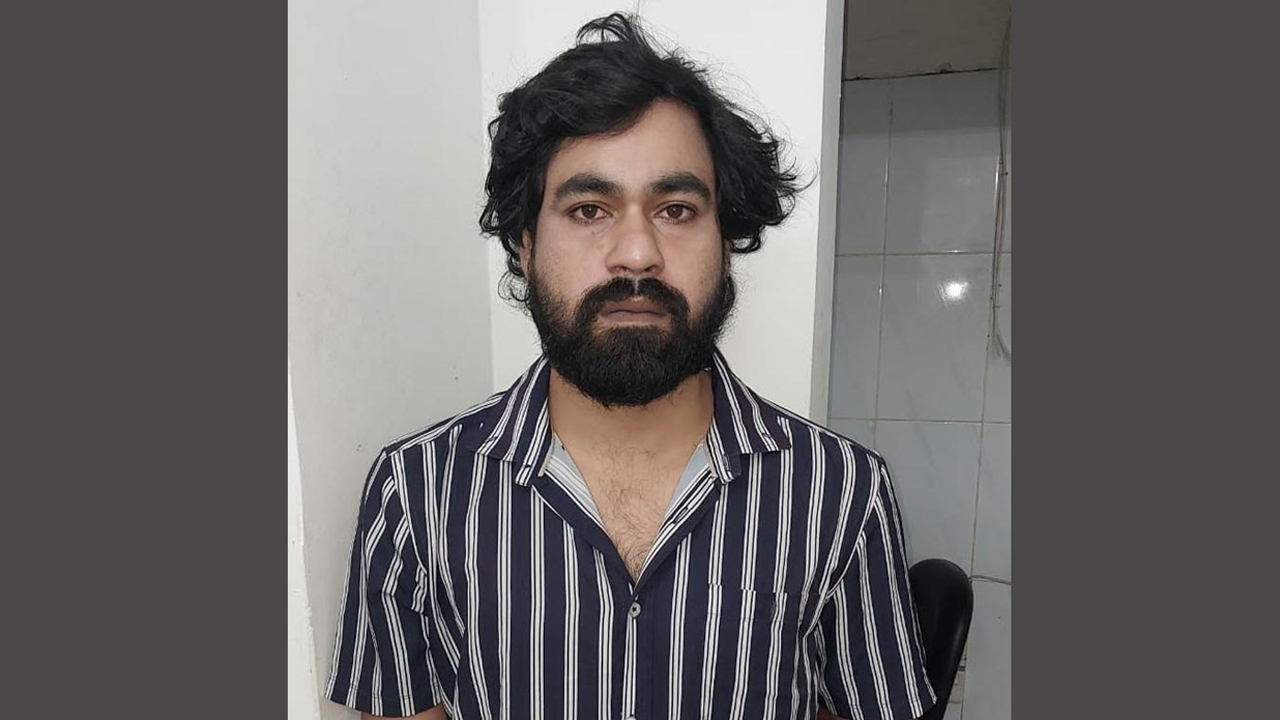 কাজীপাড়ায় মিছিলে নেতৃত্ব দেওয়া ছাত্রলীগ নেতা গ্রেপ্তার