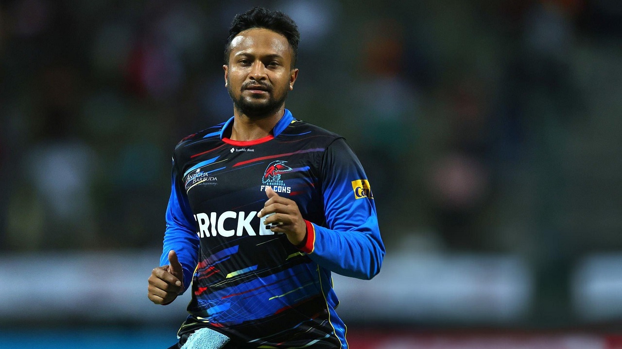 বিশ্বের একমাত্র ক্রিকেটার হিসেবে যে কীর্তি গড়লেন সাকিব