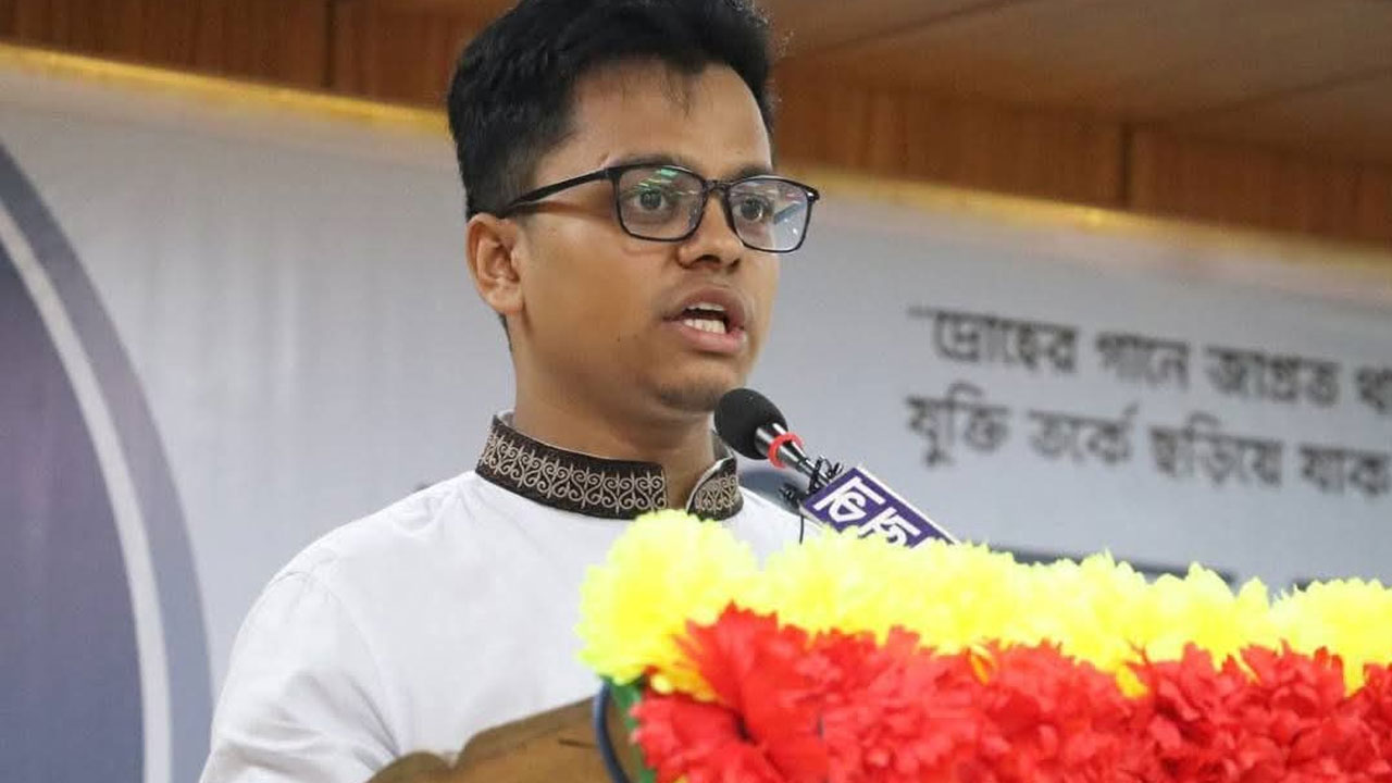 প্রার্থিতা চ্যালেঞ্জ করে রিট, বামজোটের নেত্রীকে শুভেচ্ছা ফরহাদের