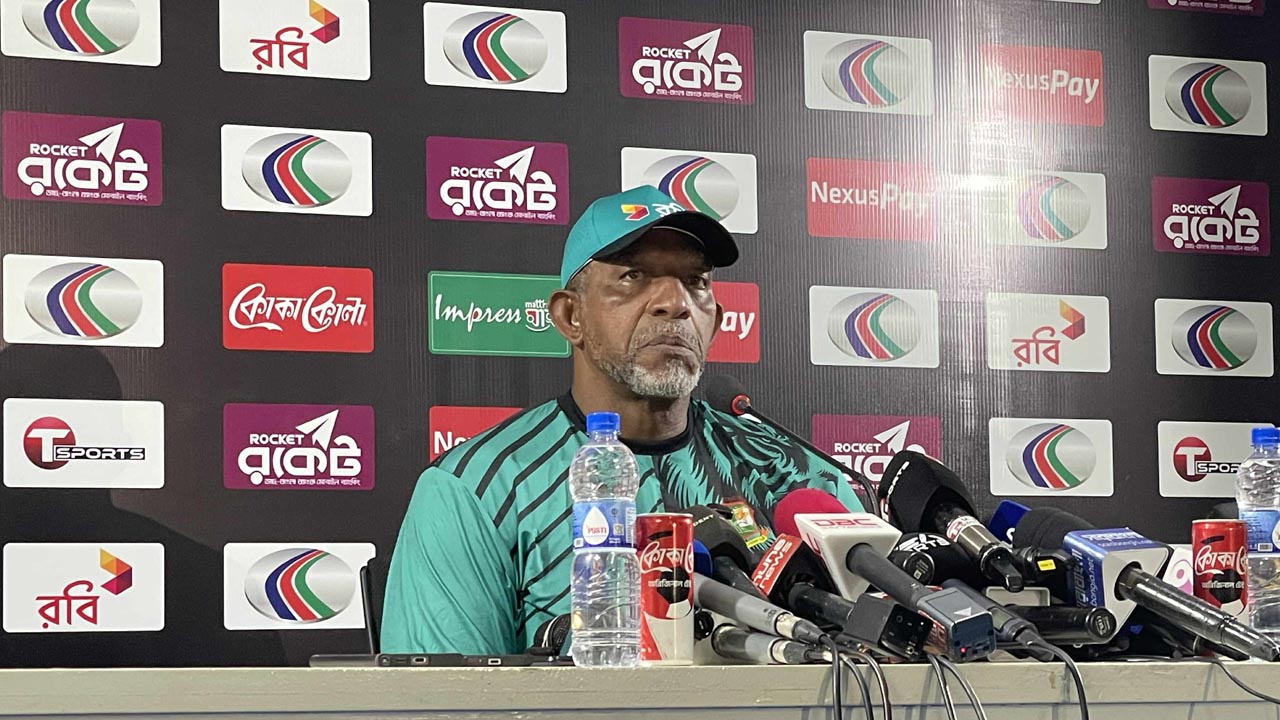 শামীমের খেলা নিয়ে ধোঁয়াশা, ইমনকে নিয়ে কী বললেন সিমন্স