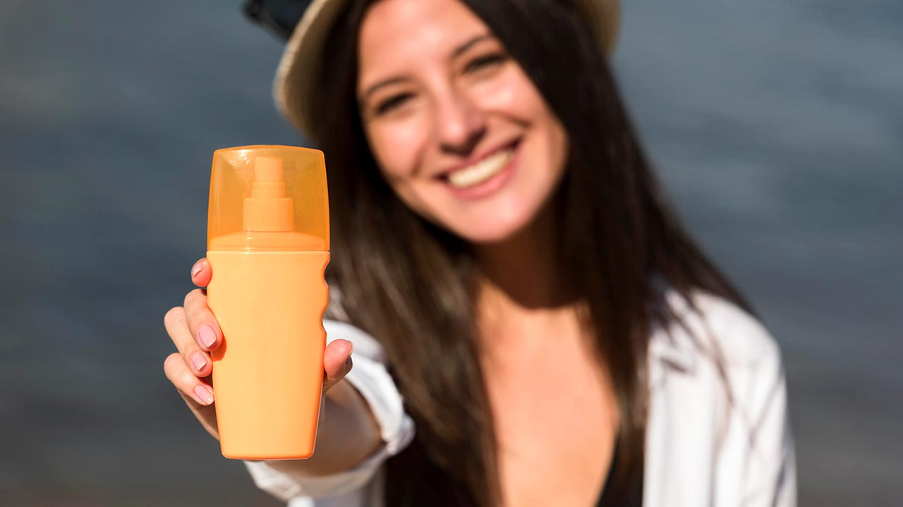 প্রতিদিন সানস্ক্রিন ব্যবহারের ৫ উপকারিতা