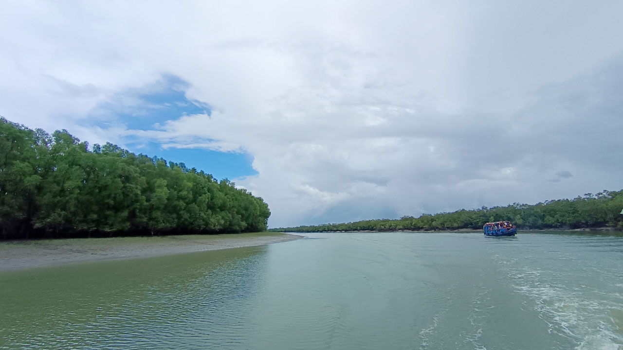 মুক্তিপণ দিয়ে বাড়ি ফিরলেন অপহৃত ৭ জেলে