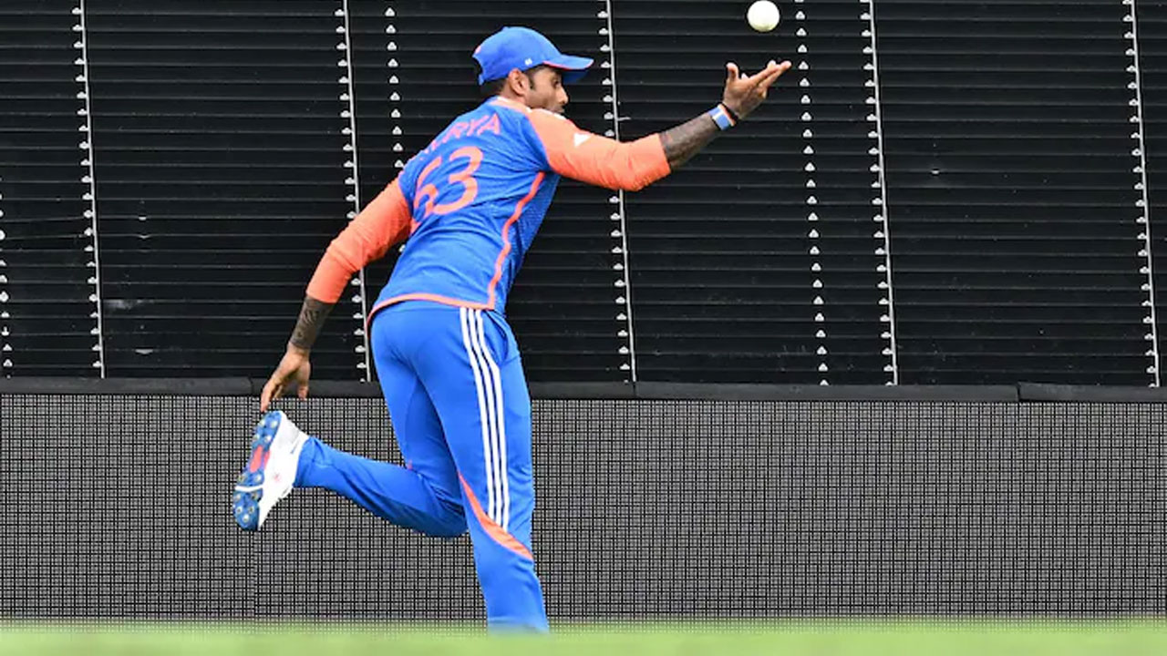 সেই ক্যাচের সময় সীমানা দড়ি পিছিয়ে রাখা ছিল, ফাঁস করলেন ভারতীয় ক্রিকেটার