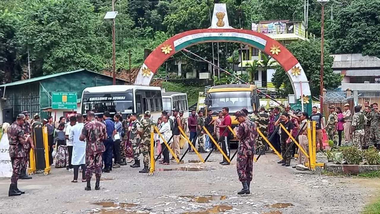 সিলেটে নারীসহ ২২ বাংলাদেশিকে ফেরত পাঠাল ভারত