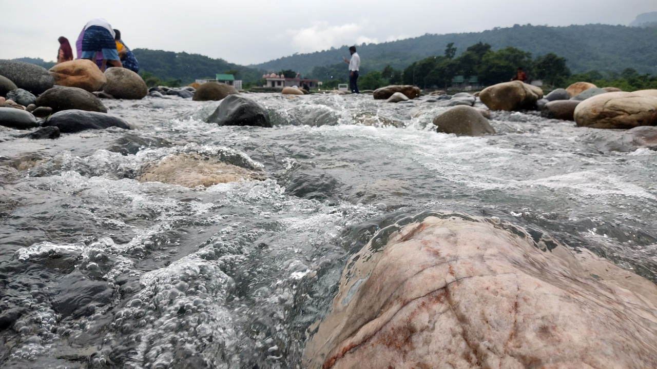 পাথর চুরি ঠেকাতে জাফলং-সাদা পাথরে সার্বক্ষণিক যৌথবাহিনীর টহল