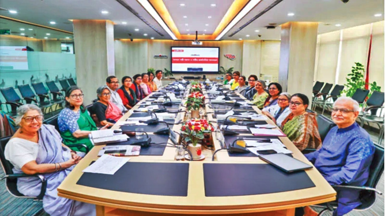 সংসদে নারীদের ৫০ ভাগ প্রতিনিধিত্ব নিশ্চিত করতে সব দলকে চাপ দিতে হবে