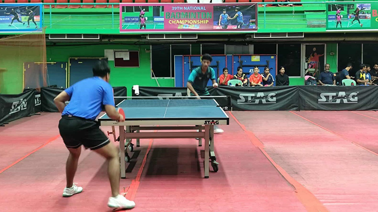 টিটিতে শৃঙ্খলাভঙ্গ, সিলেকশনের আগেই দুইজন বাদ