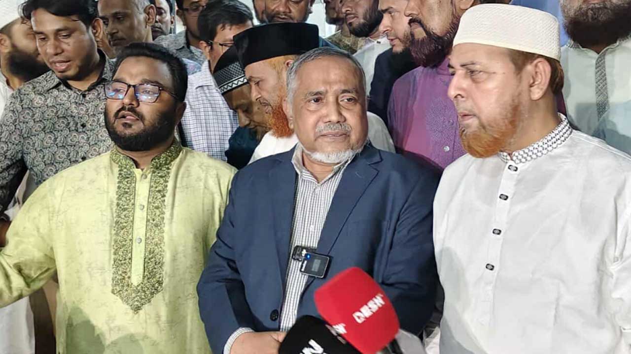 ‘২৪ ঘণ্টা পার হলেও কারো বিরুদ্ধে সরকার কোনো ব্যবস্থা নেয়নি’