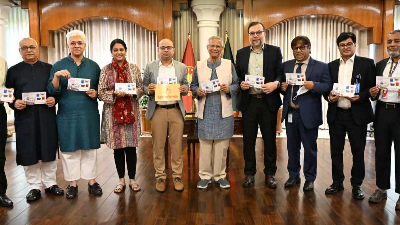 জুলাই গণঅভ্যুত্থান দিবস উপলক্ষ্যে স্মারক ডাকটিকিট অবমুক্ত