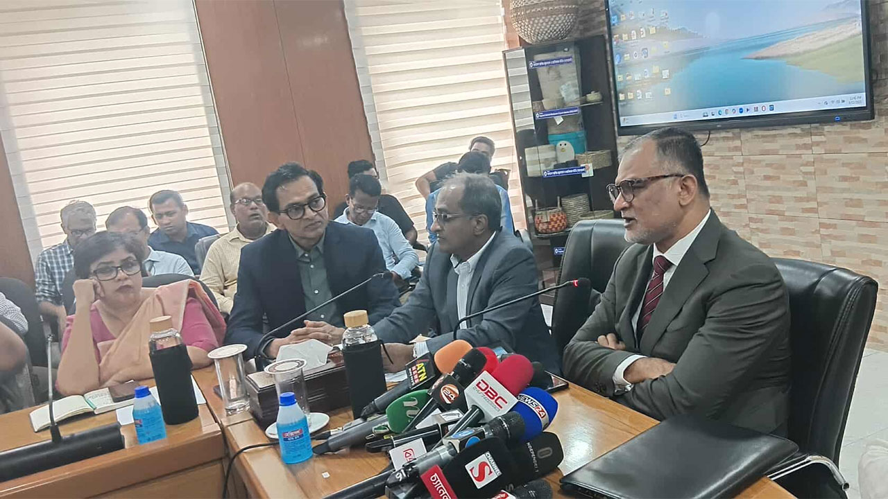 এবার রপ্তানি আয়ের লক্ষ্যমাত্রা ৬৩.৫০ বিলিয়ন ডলার