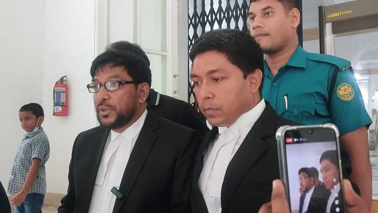 কার্নিশে ঝুলে থাকা তরুণকে গুলি : ট্রাইব্যুনালে আনুষ্ঠানিক অভিযোগ দাখিল