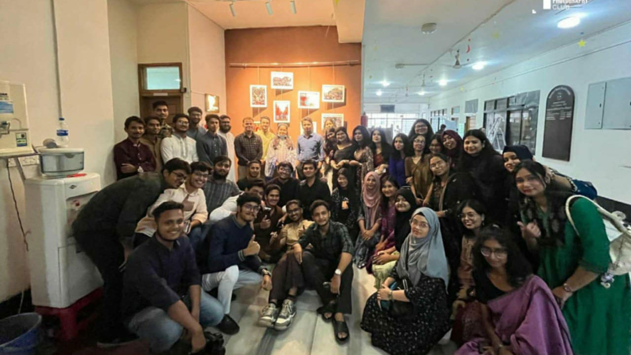 ঢাকা বিশ্ববিদ্যালয়ে ‘তারুণ্যের চোখে জুলাই’