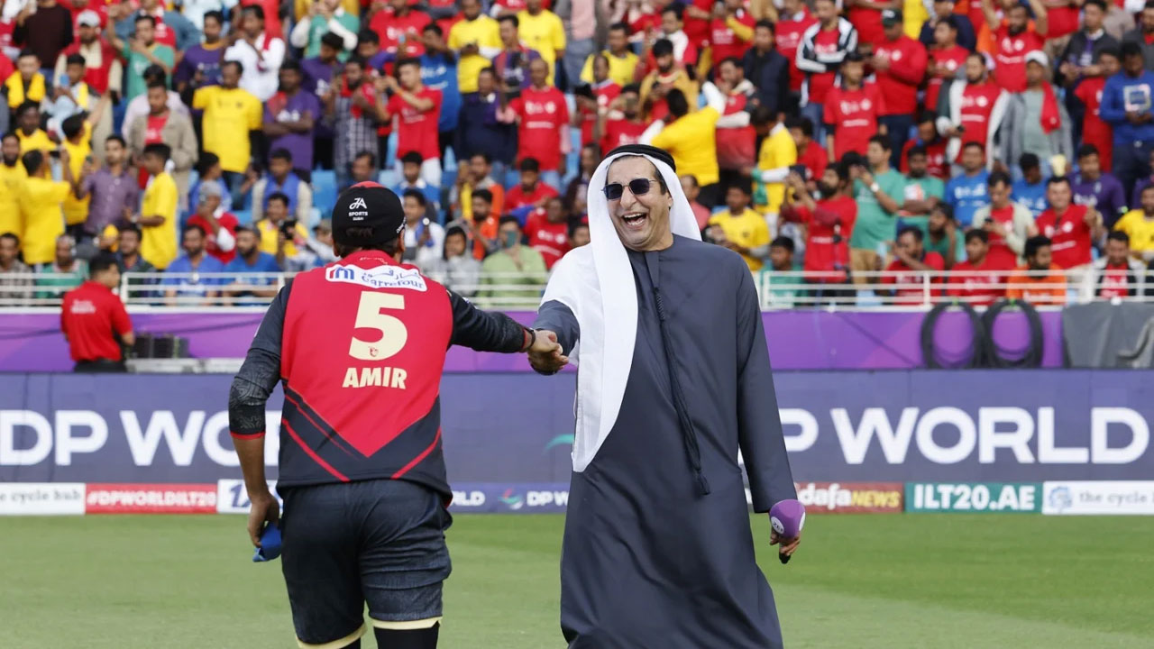 জুয়ার প্রচারণার অভিযোগে সাবেক ক্রিকেটারের বিরুদ্ধে তদন্ত শুরু