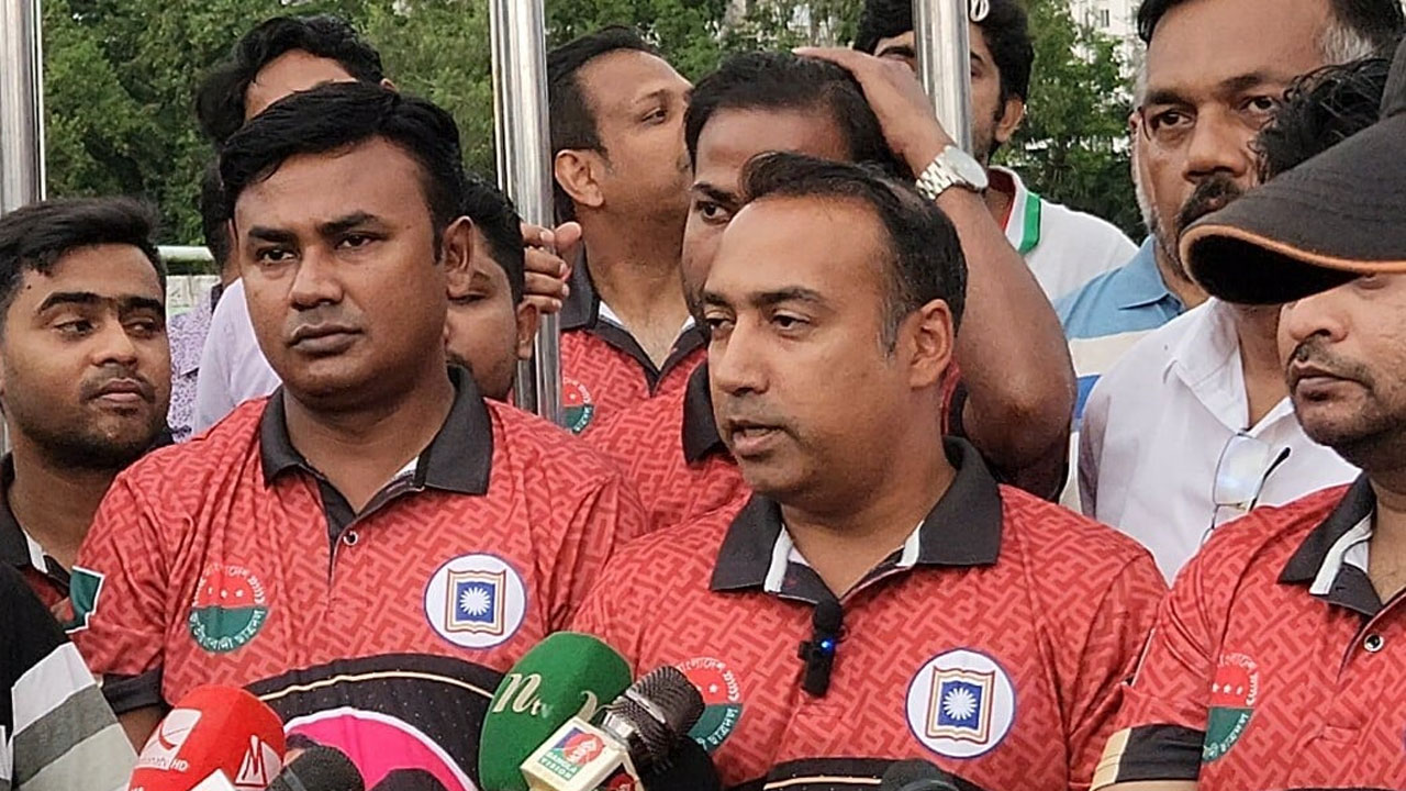 রাজশাহী বিশ্ববিদ্যালয় স্টেডিয়ামের উন্নয়নে কাজ করবে বাফুফে