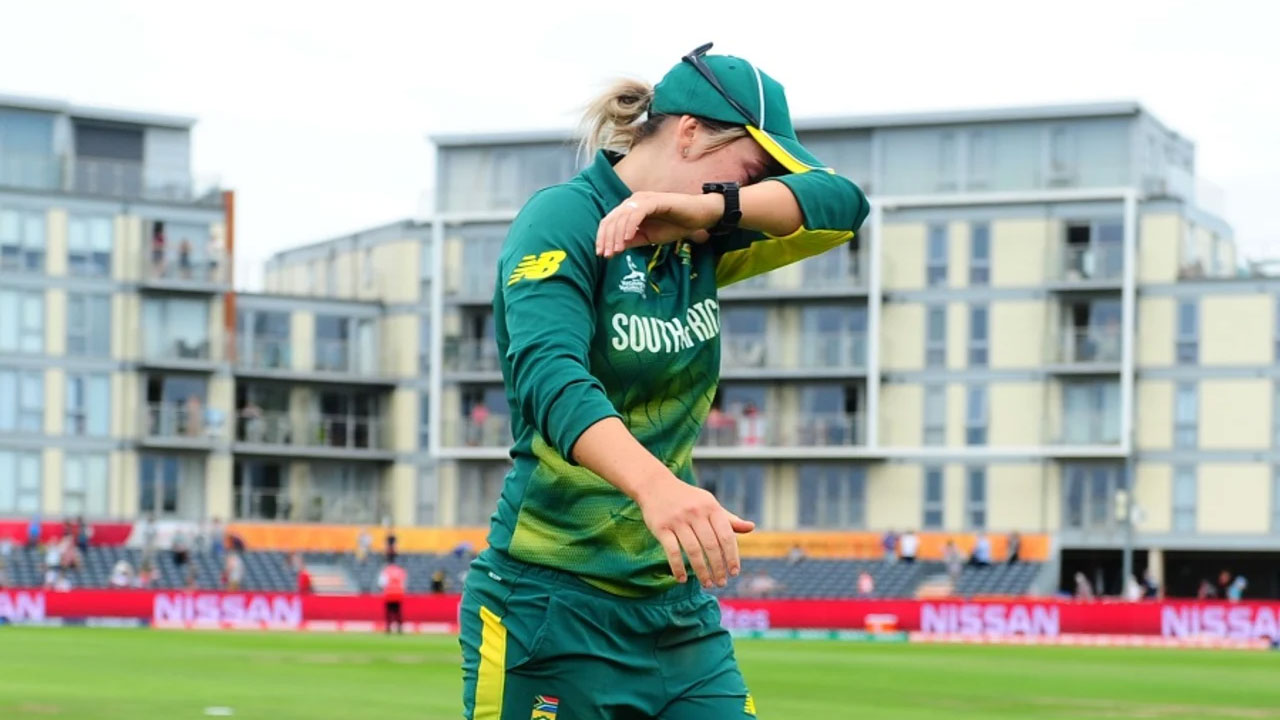 অবসর ভেঙে জাতীয় দলে ফিরছেন দক্ষিণ আফ্রিকার সাবেক অধিনায়ক