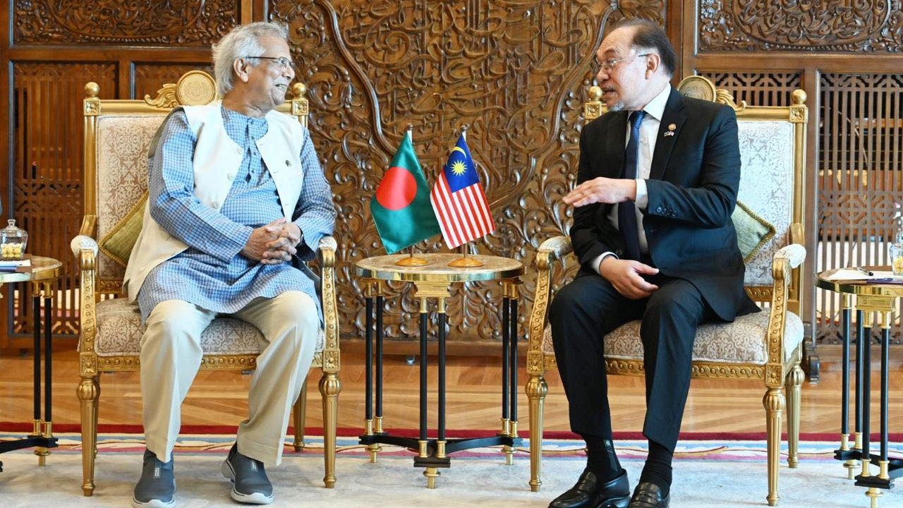মালয়েশিয়ার প্রধানমন্ত্রীর সঙ্গে প্রধান উপদেষ্টার বৈঠক