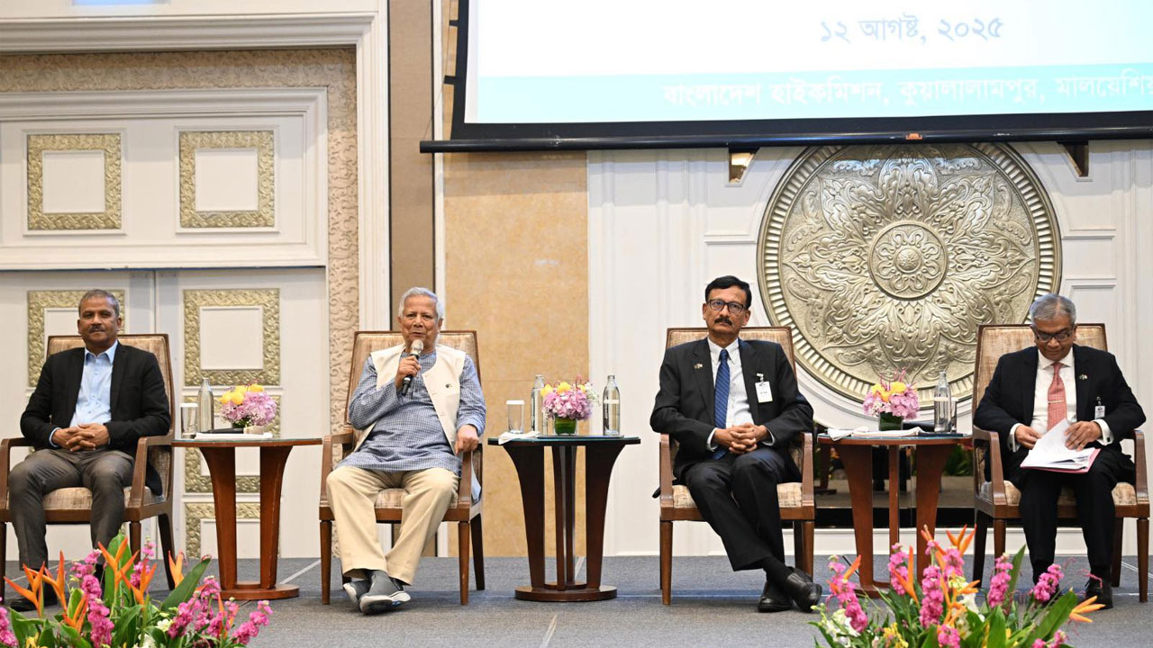 প্রবাসীদের রেমিট্যান্সে অর্থনীতি মজবুত অবস্থায় ঘুরে দাঁড়িয়েছে