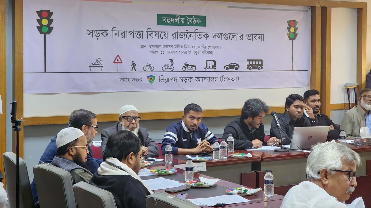 প্রশাসনিক দুর্বলতার সুযোগে ঢাকায় ব্যাটারিচালিত রিকশা বৃদ্ধি