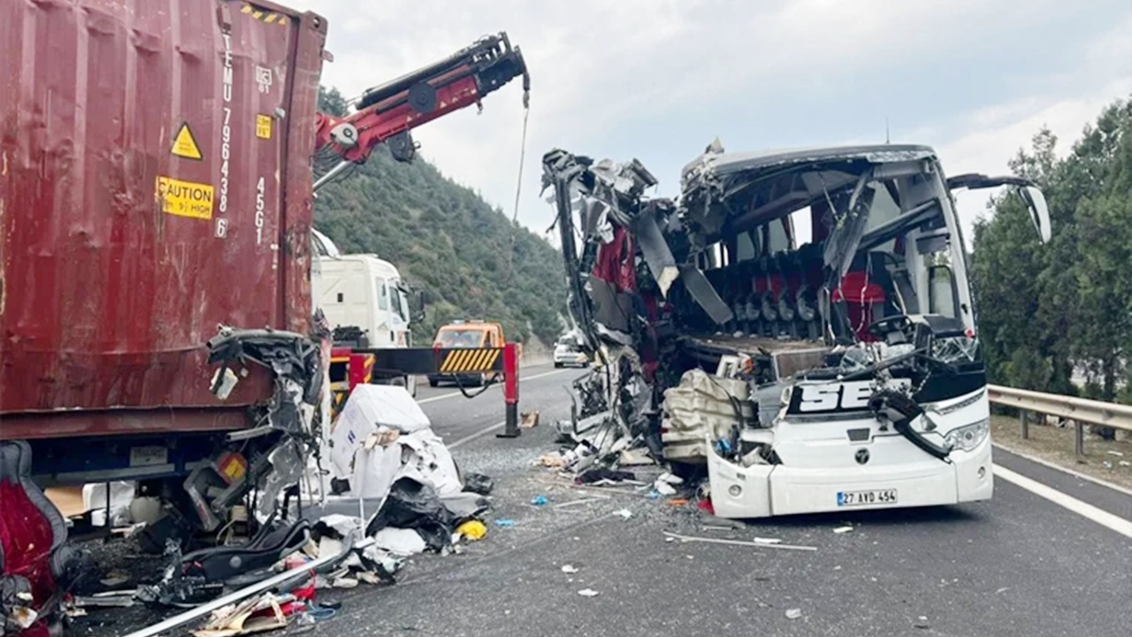 তুরস্কে বাস দুর্ঘটনায় নিহত ৭, আহত ১১