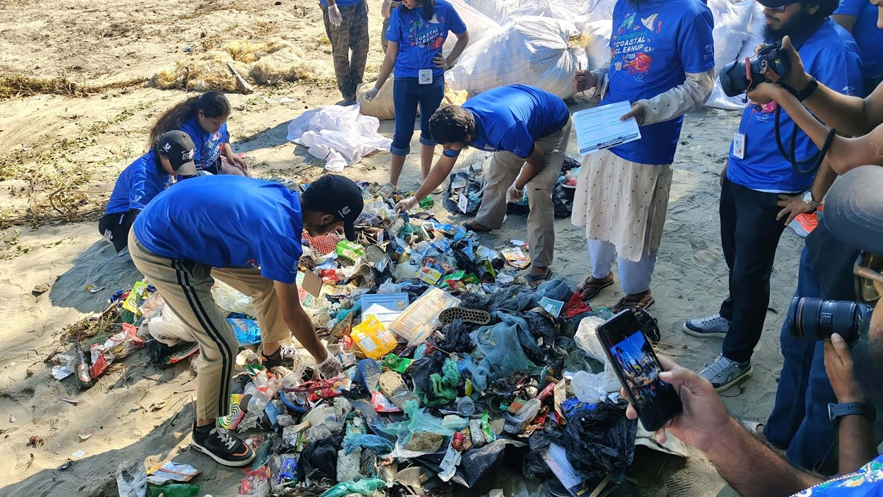 সেন্ট মার্টিনে পরিচ্ছন্নতা অভিযান, ১৮৫০ কেজি বর্জ্য অপসারিত