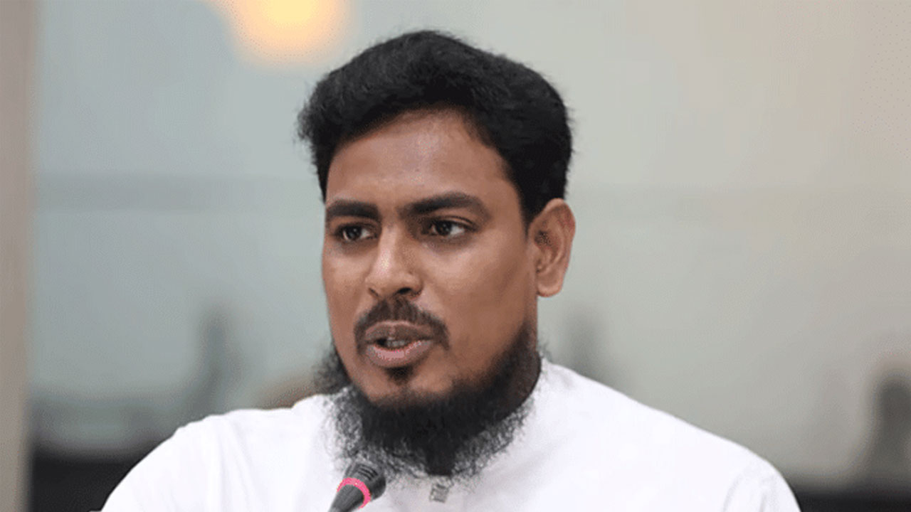 ওসমান হাদির সাংস্কৃতিক লড়াই যেন আমরা পরিপূর্ণ করতে পারি : আখতার হোসেন