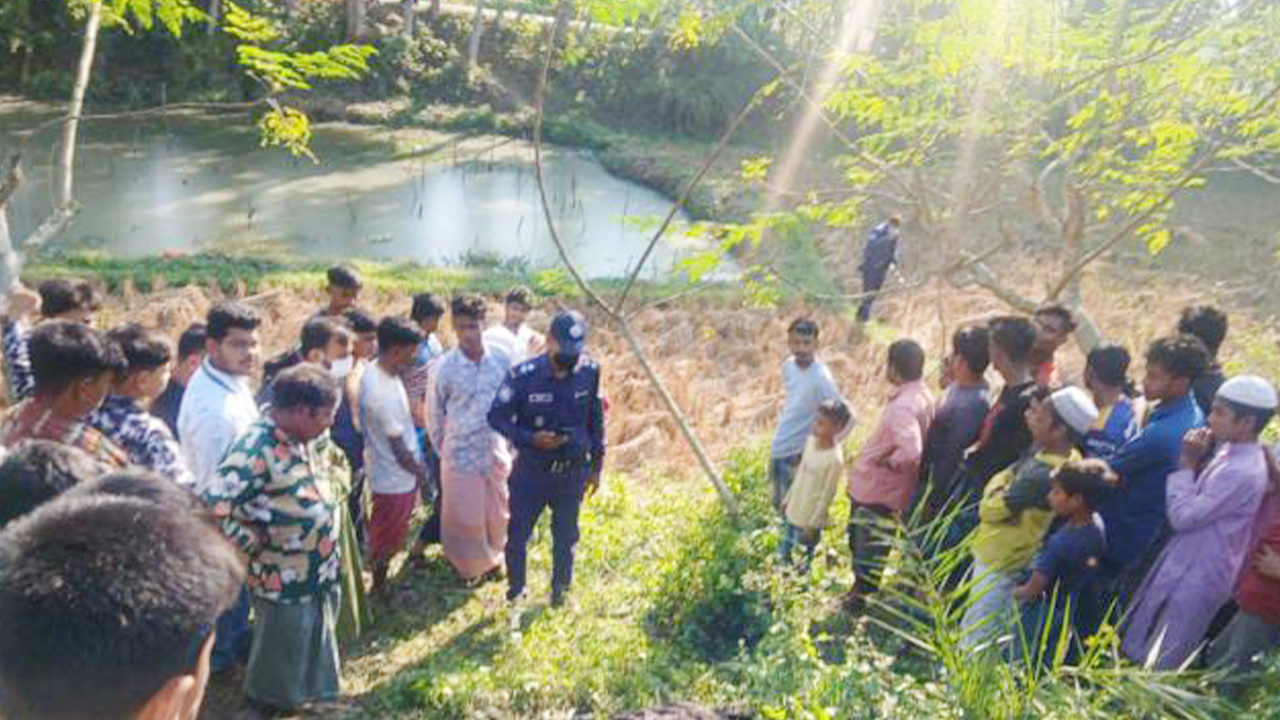চলন্ত ট্রেন থেকে পড়ে যুবকের মৃত্যু
