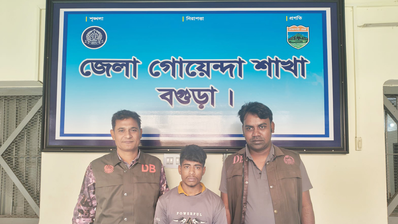 হাতকড়া খুলে পালানো আসামি গ্রেপ্তার, সাত পুলিশ সদস্য ক্লোজড