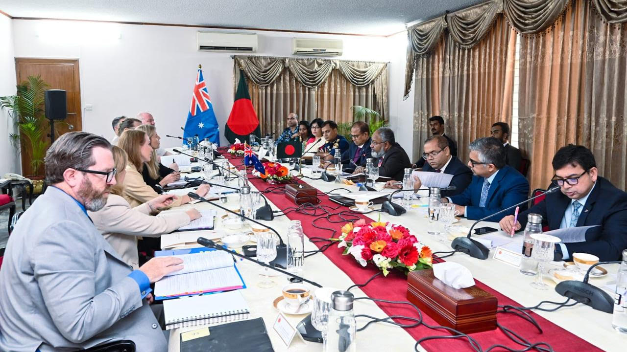 ওয়ার্ক-হলিডে ভিসা পুনরায় চালু করতে অস্ট্রেলিয়াকে অনুরোধ বাংলাদেশের