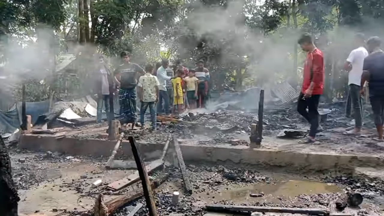 মাদকাসক্ত ছেলের দেওয়া আগুনে বসতঘর পুড়ে ছাই