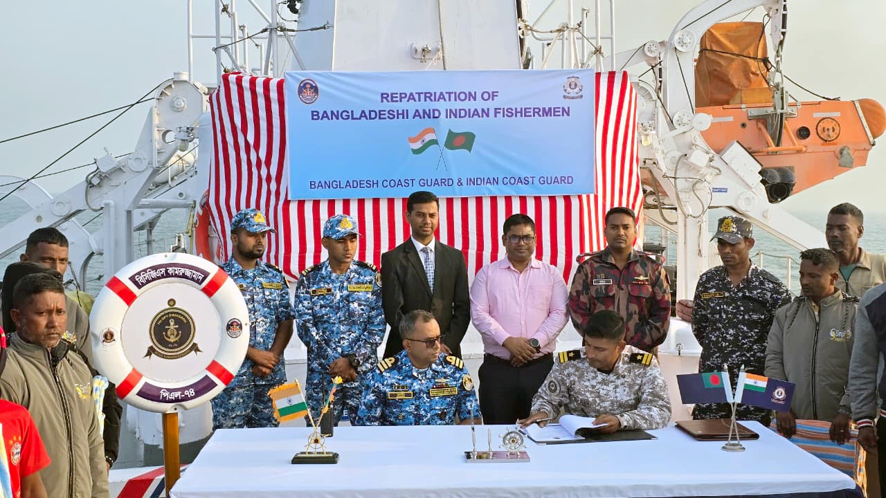 ৭৯ মৎস্যজীবীকে বন্দিবিনিময় করল বাংলাদেশ-ভারত