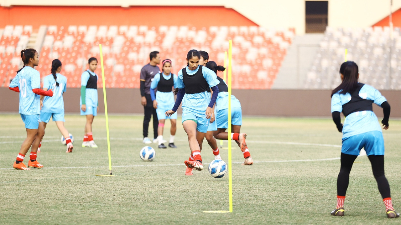 ১১ দলের লিগ শুরুর ঘোষণা বাফুফের, আসবে বিদেশি ফুটবলারও