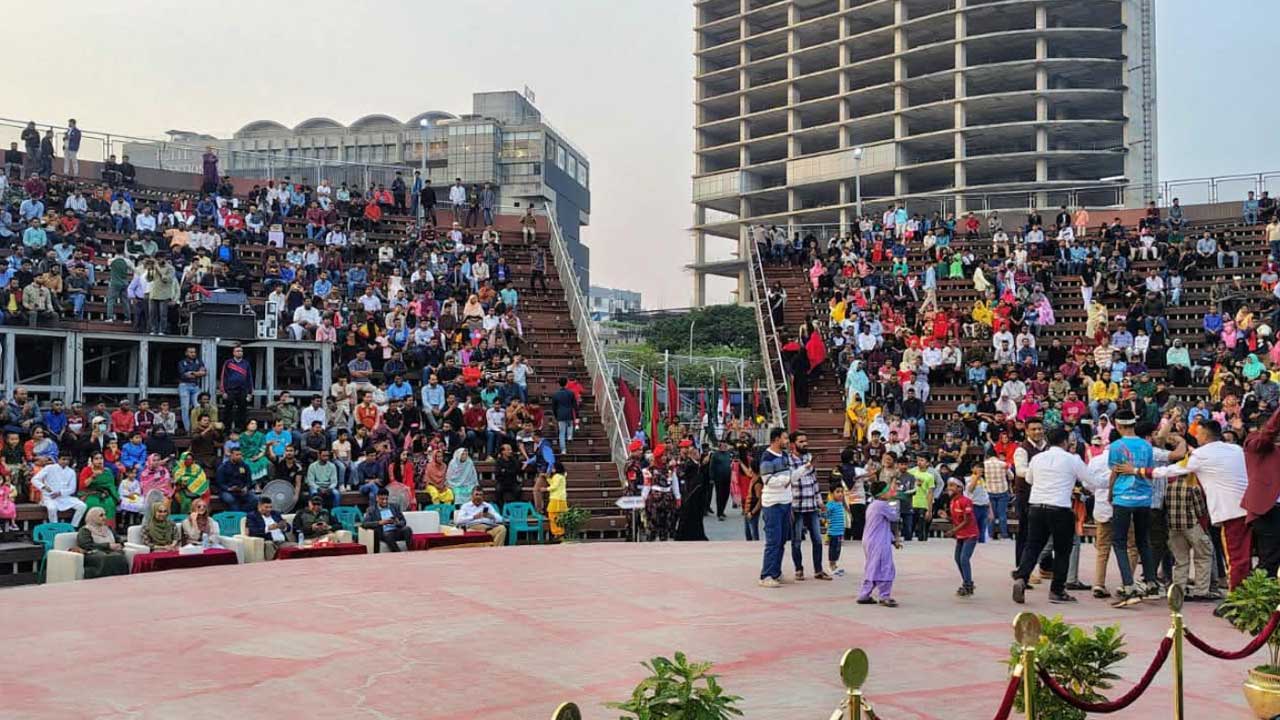 হাতিরঝিলে বিজিবি অর্কেস্ট্রা ও ব্যান্ডদলের মনোমুগ্ধকর পরিবেশনা
