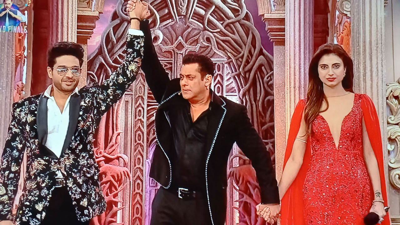 শেষ হলো ‘বিগ বস ১৯’, কত টাকা পেলেন বিজয়ী?