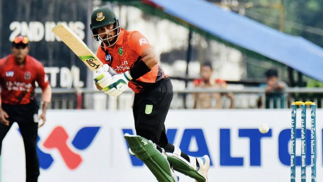 বিসিবির কাছে বাকি টাকা চাইলেন বিজয়