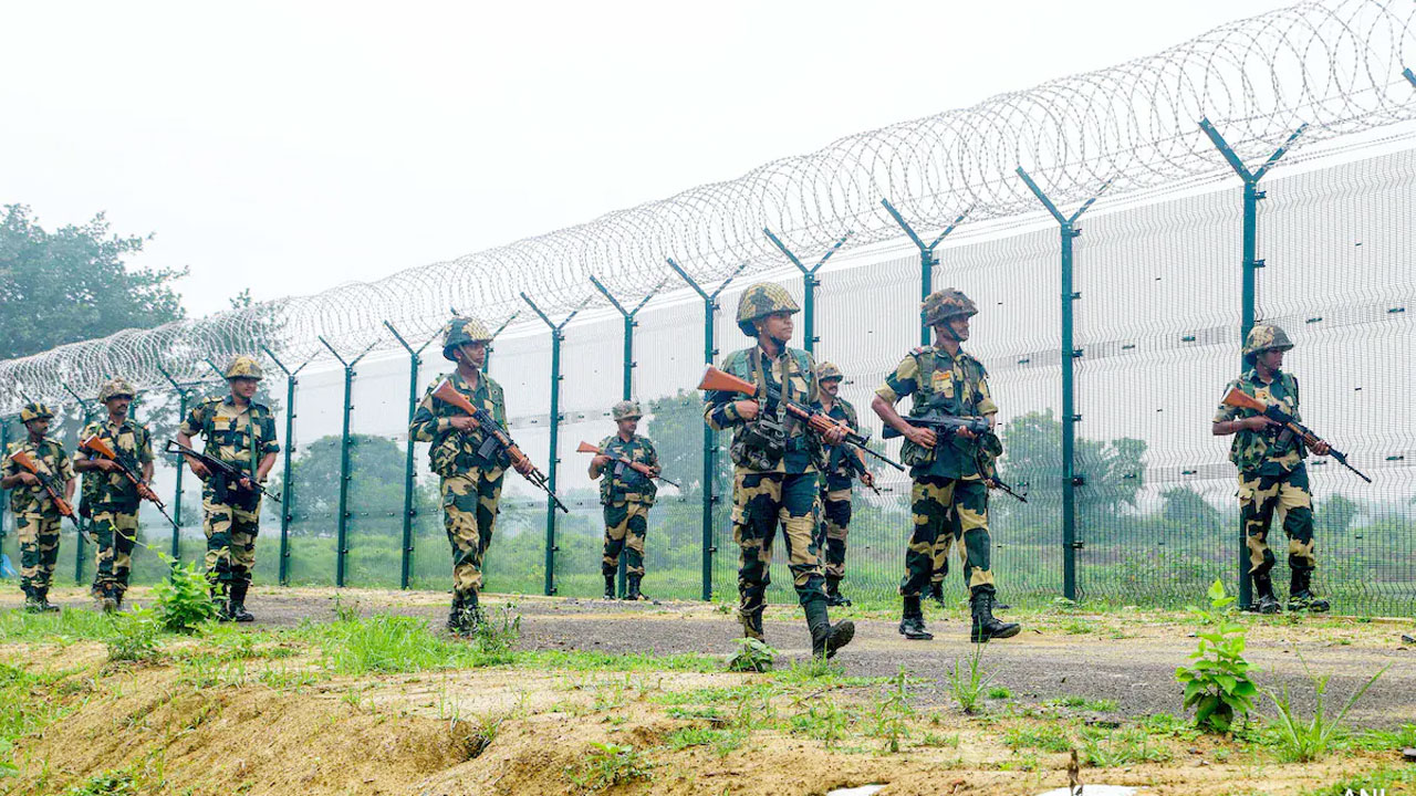 বাংলাদেশ সীমান্তের ৮০ শতাংশ এলাকায় কাঁটাতারের বেড়া দিয়েছে ভারত